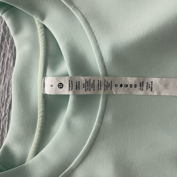 Lululemon Softstreme Cropped Longsleeve Crewneck Sweatshirt - Picture 3 of 3